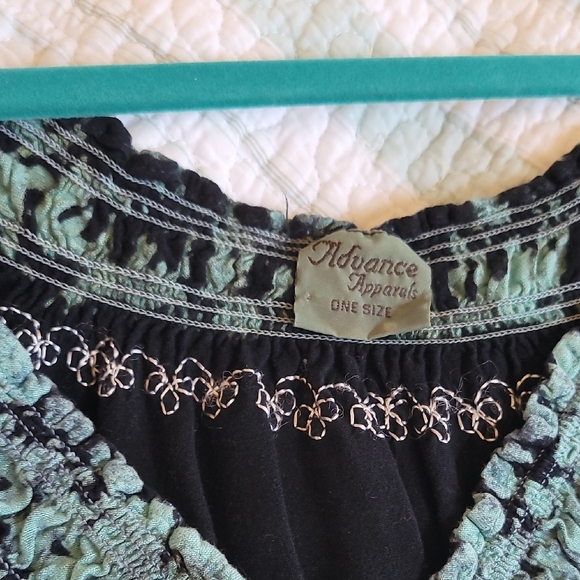 Chic Black and Green Women's Mini Dress - Picture 2 of 7